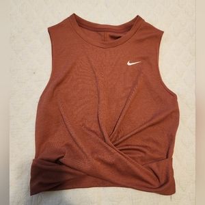 Nike Cropped Workout Top